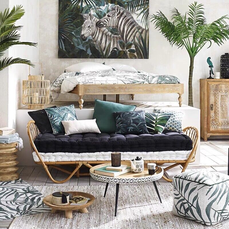 TIPS WHEN YOU ARE STYLING QUEEN/KING BED