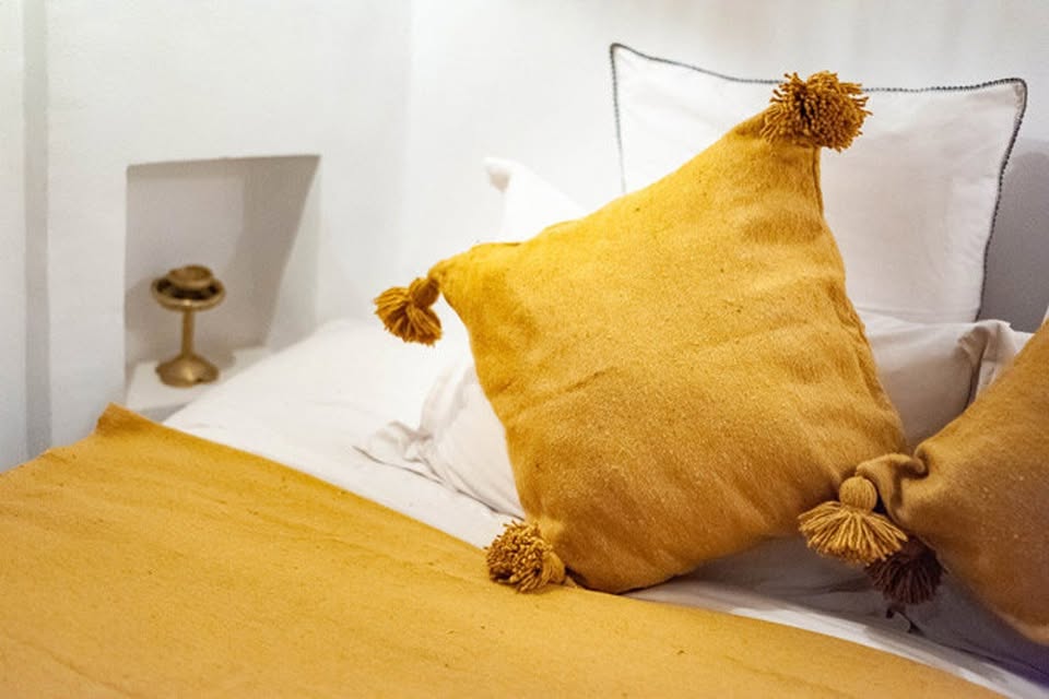 chunky knit pompom blanket ,chunky knit throw blanket , Wool blanket with pom poms ,moroccan pompom throw blankets for sofa , wool pompom throw blankets for sofa , 40x50 blanket ,100% wool blanket , 100 wool blanket , 60 x 50 blanket , 50x40 blanket , 100 cotton blanket