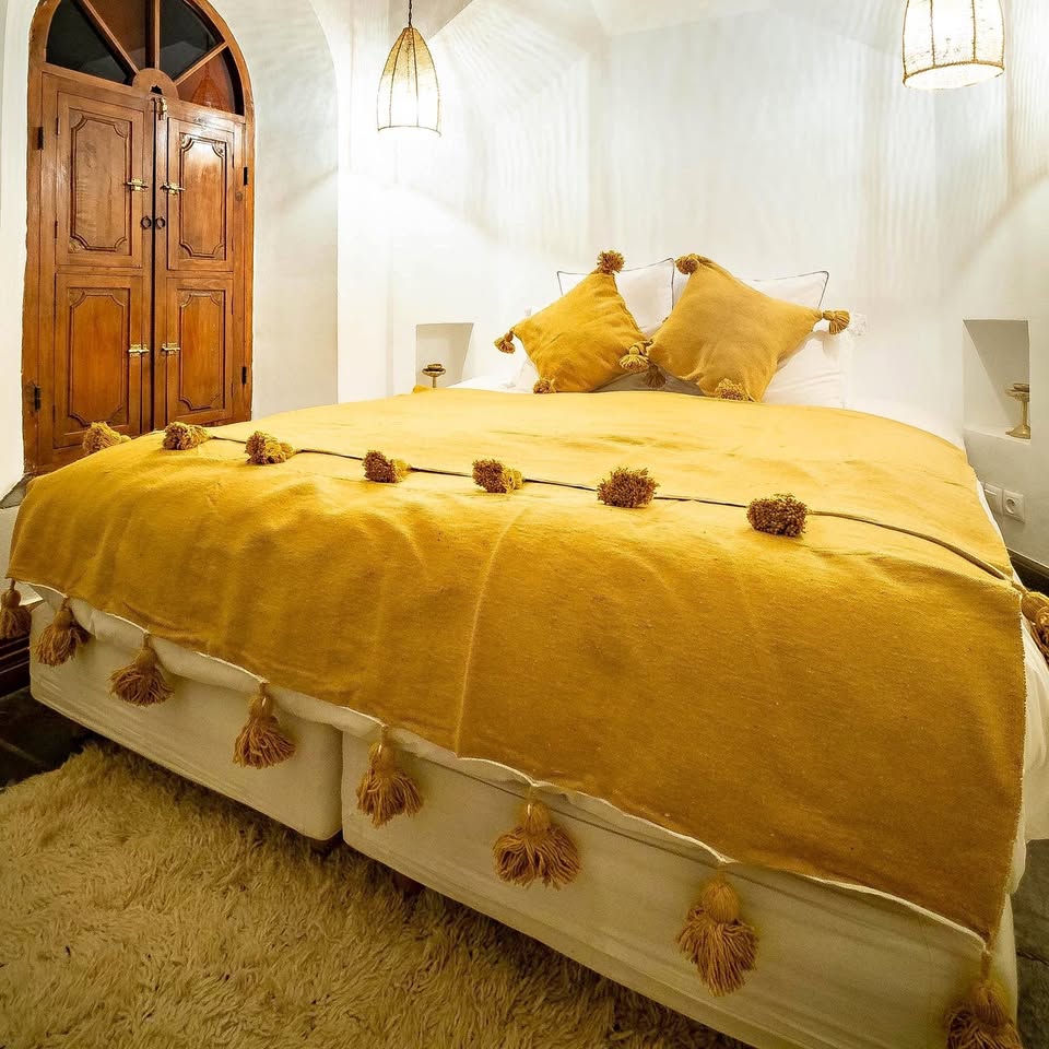 chunky knit pompom blanket ,chunky knit throw blanket , Wool blanket with pom poms ,moroccan pompom throw blankets for sofa , wool pompom throw blankets for sofa , 40x50 blanket ,100% wool blanket , 100 wool blanket , 60 x 50 blanket , 50x40 blanket , 100 cotton blanket