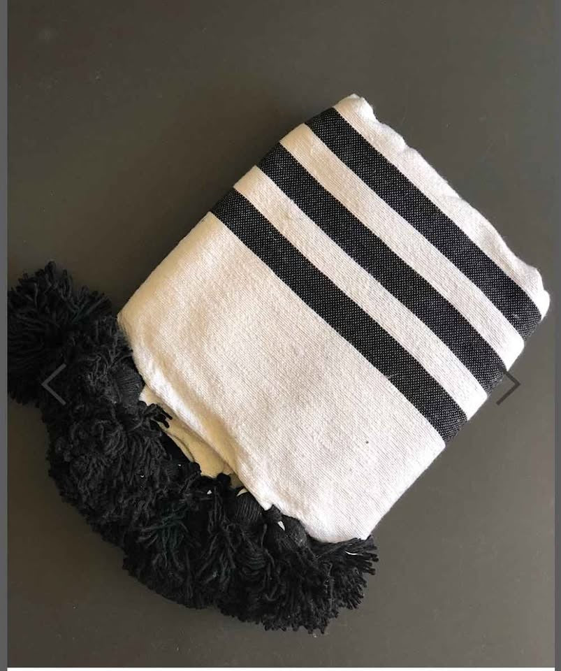 chunky knit pompom blanket ,chunky knit throw blanket , Wool blanket with pom poms ,moroccan pompom throw blankets for sofa , wool pompom throw blankets for sofa , 40x50 blanket ,100% wool blanket , 100 wool blanket , 60 x 50 blanket , 50x40 blanket , 100 cotton blanket